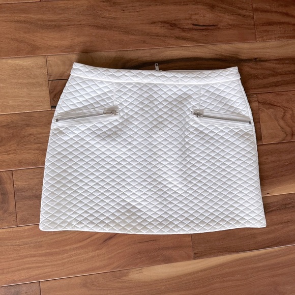 Necessary Objects Dresses & Skirts - Necessary Objects White Quilted Mini Skirt size Large